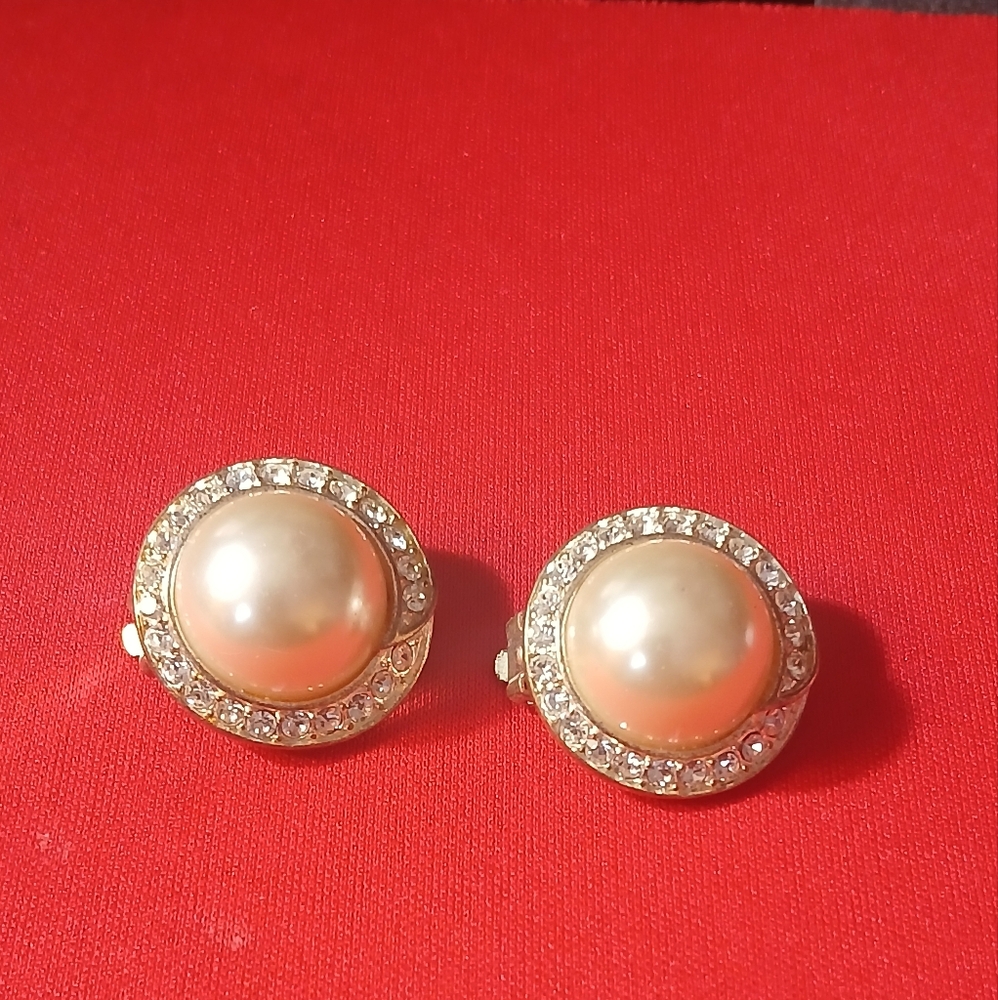 Round pearl and crystal clip-on earrings